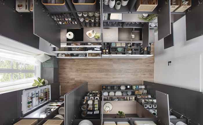 Markenwelt-Stauraumkonfigurationen und Einbaugeräte