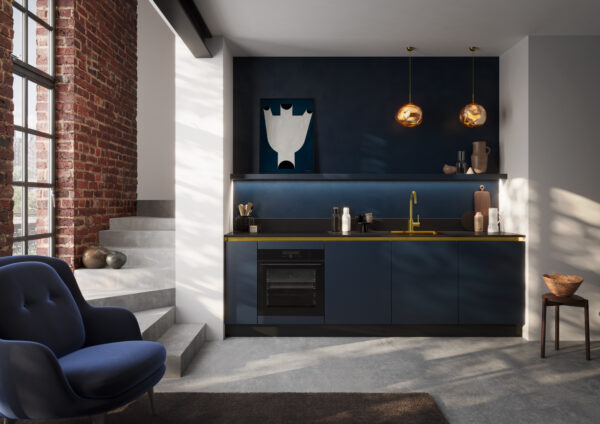 Moderne Nobilia Küche in Statementfarbe Nachtblau mit Gold-Akzenten und Loft-Ambiente bei WIERZ Wesel.